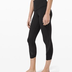 Lululemon Wunder under crop scallop *UNWORN*
